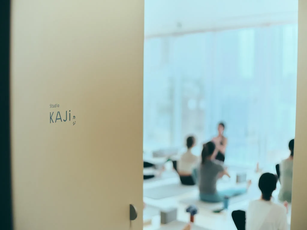 目黒のヨガスタジオ「Studio KAJi」の内装
